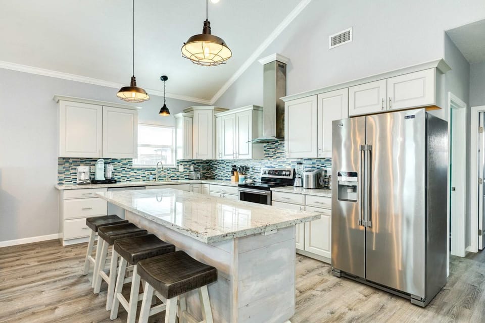 Beachfront Family Pet Friendly House in Surfside Beach