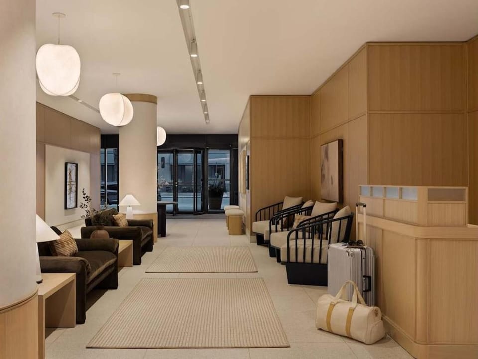 Communal lounge/ TV room, Lobby or reception, Seating area