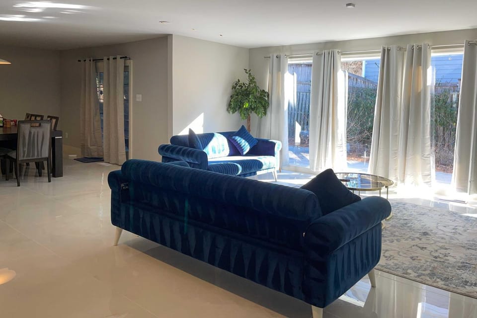 6 Mi to DC To-Dos: Large Family Bethesda Home! House in Bethesda