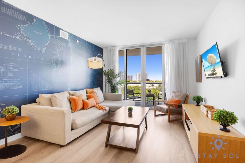 1 BR Modern Resort Balcony Gym & Amazing Pool Apartment in Hallandale Beach
