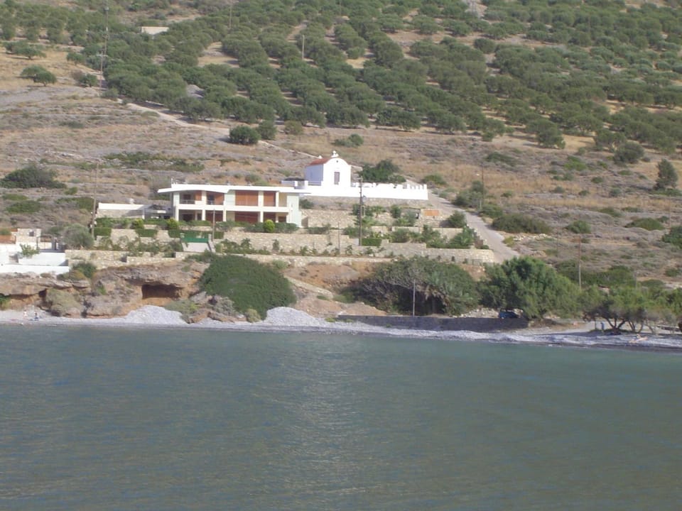 Property building, Facade/entrance, Natural landscape, Bird's eye view