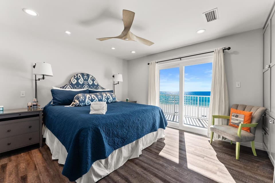 Bed, Balcony/Terrace, Bedroom, Sea view