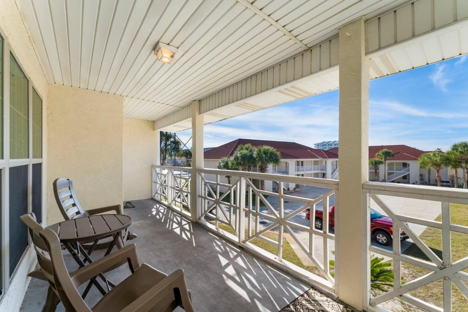 Property building, Natural landscape, View (from property/room), Balcony/Terrace, Balcony/Terrace