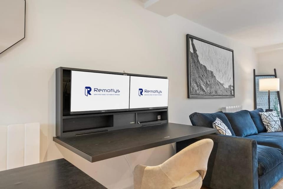 Communal lounge/ TV room