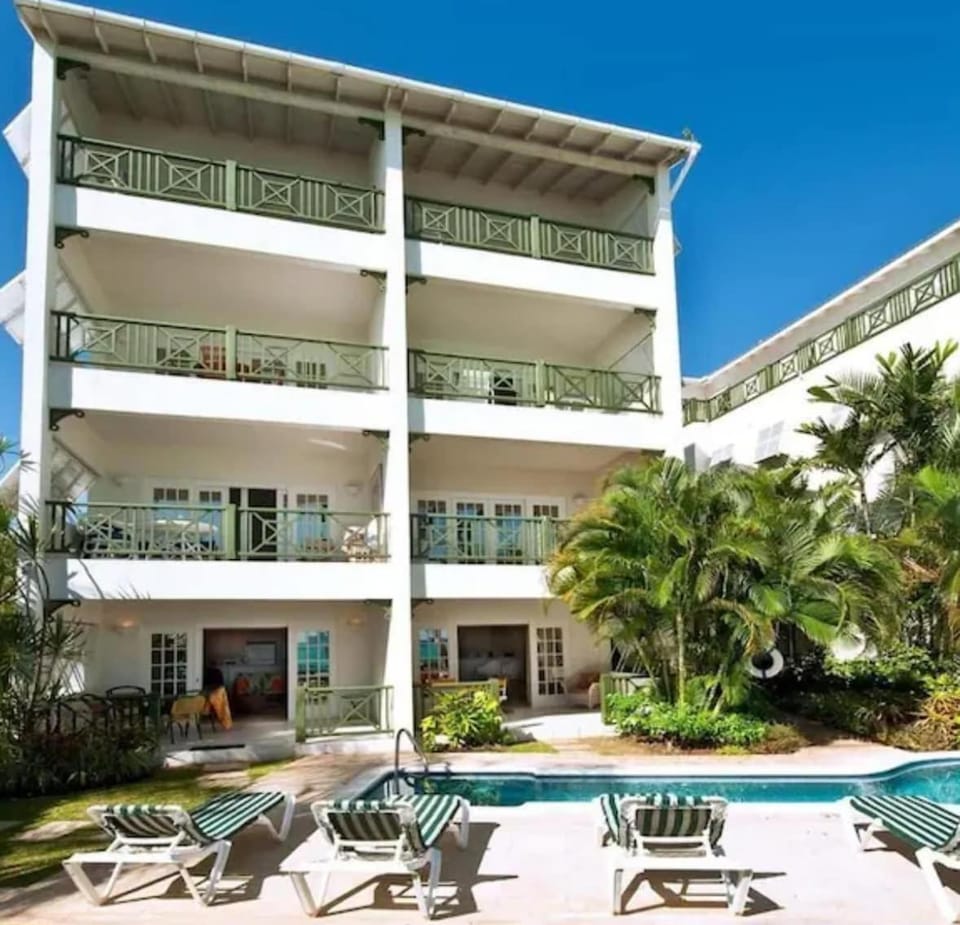 Property building, Pool view