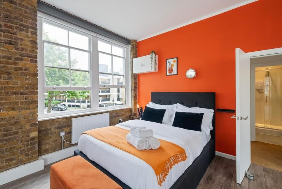 New & Spacious Studio in Old St House in London Borough of Islington