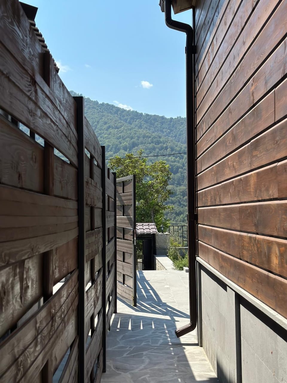 Dili Hill Villa in Armenia