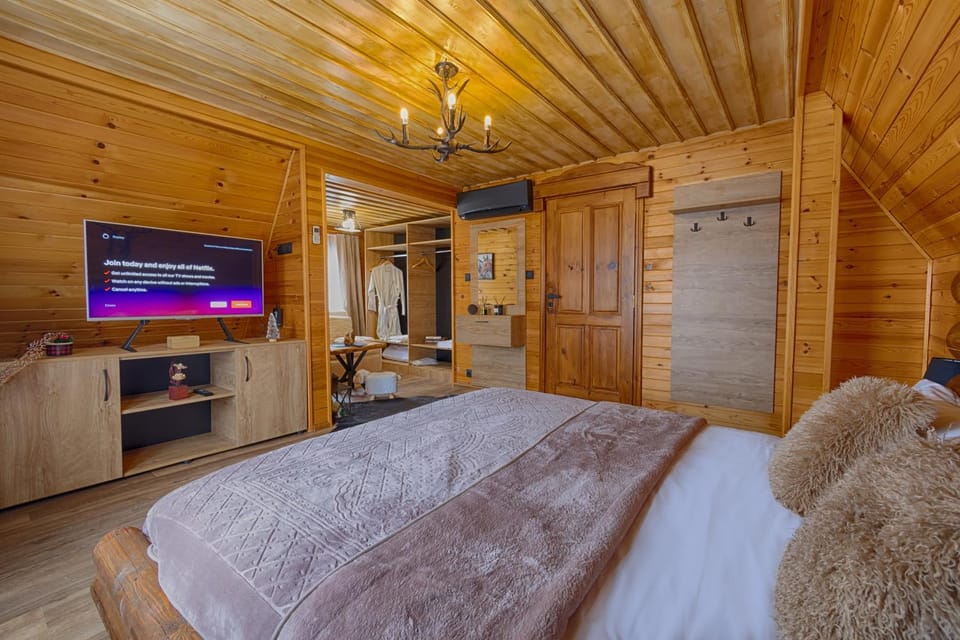 TV and multimedia, Photo of the whole room, Evening entertainment, Bedroom, wardrobe