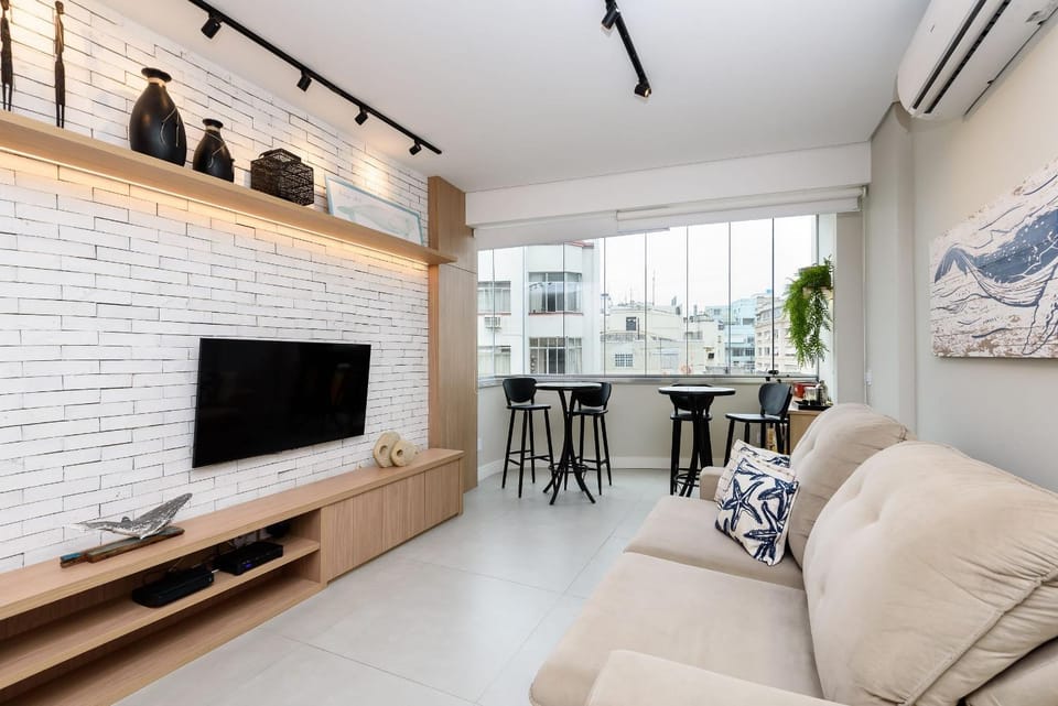 2BDRs with Sea View in Copacabana | BL 38/1102 Apartment in Rio de Janeiro