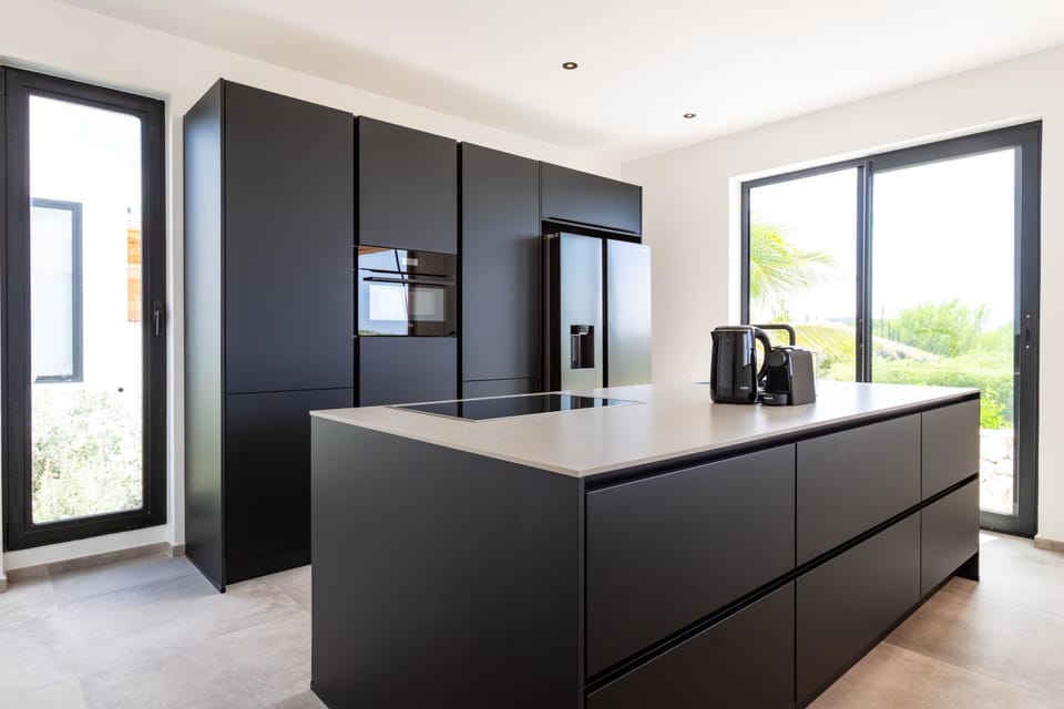 Coffee/tea facilities, Kitchen or kitchenette, oven