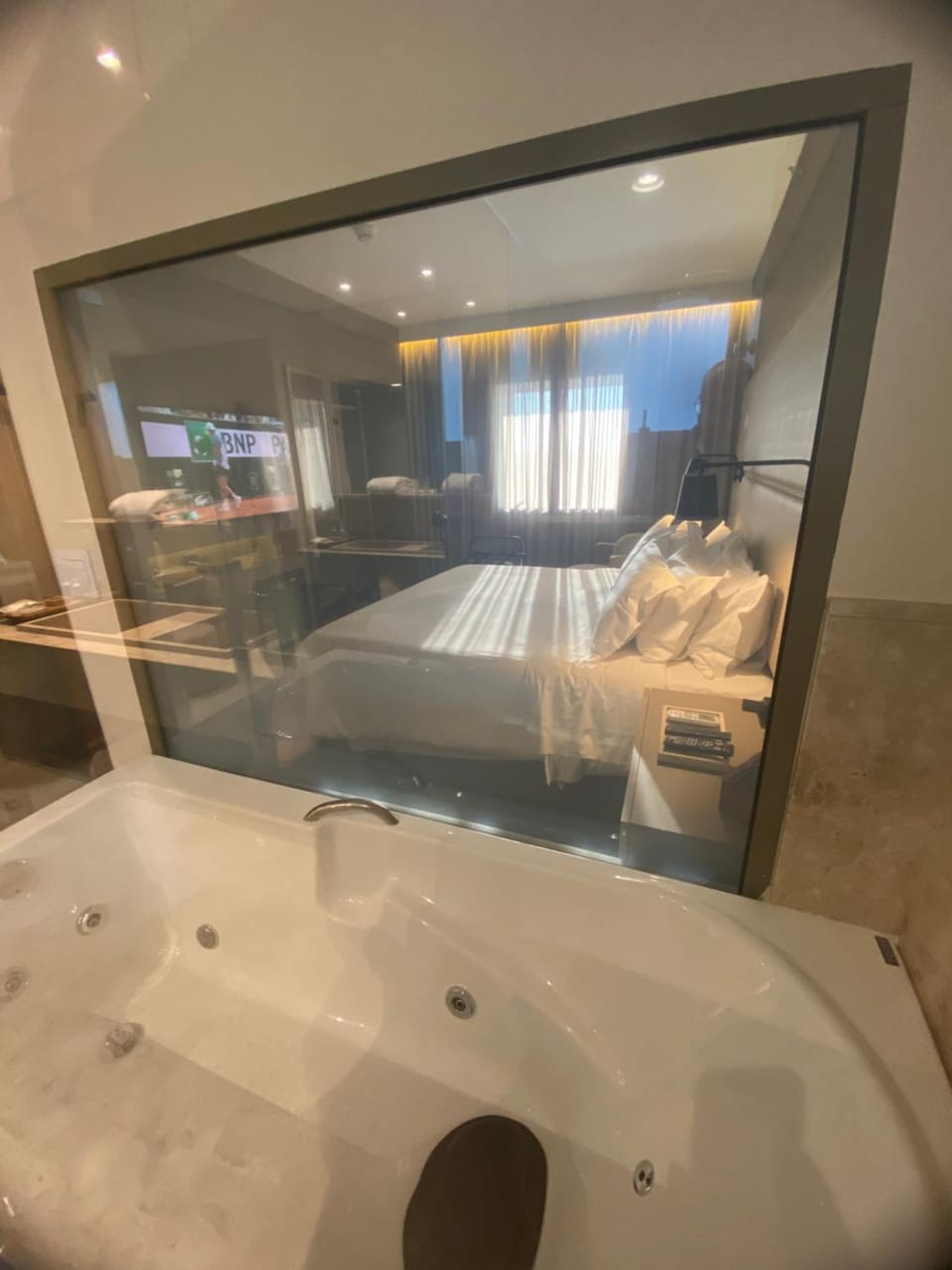 Hot Tub, Bathroom