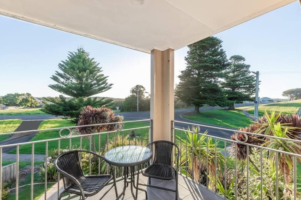 4 BR house near beach sleeps 9 House in Warrnambool