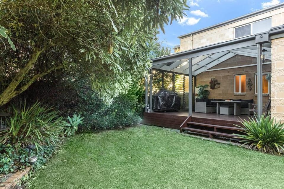 4 BR house near beach sleeps 9 House in Warrnambool