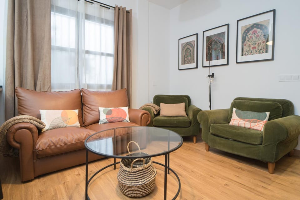 Communal lounge/ TV room