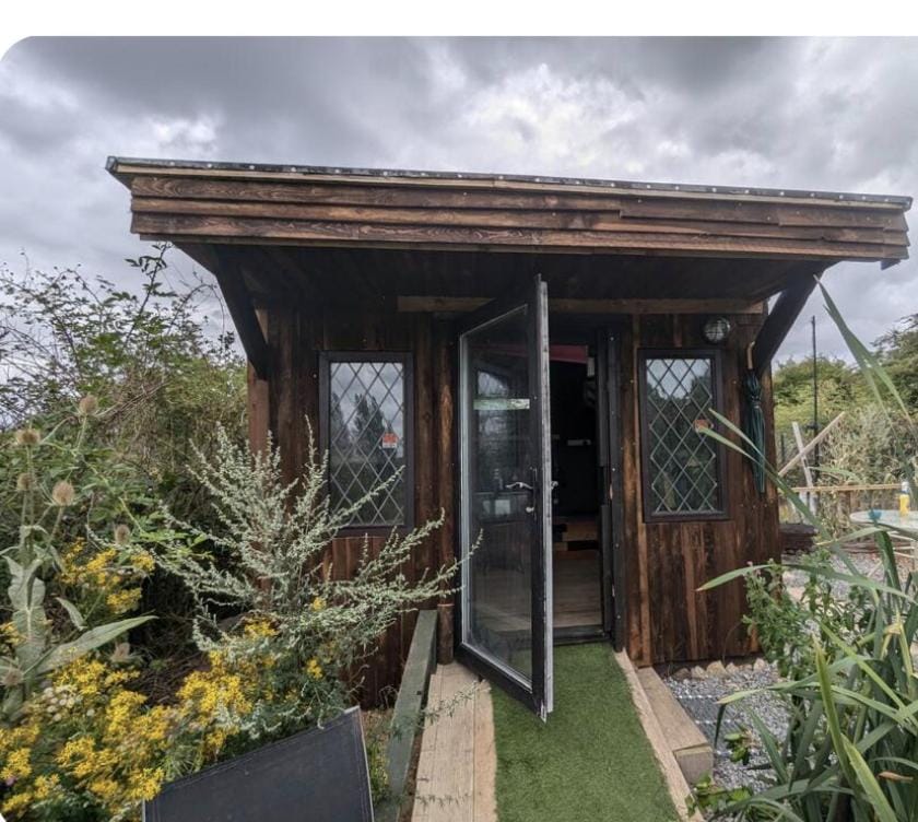 The willow cabin Cabin in Dartford