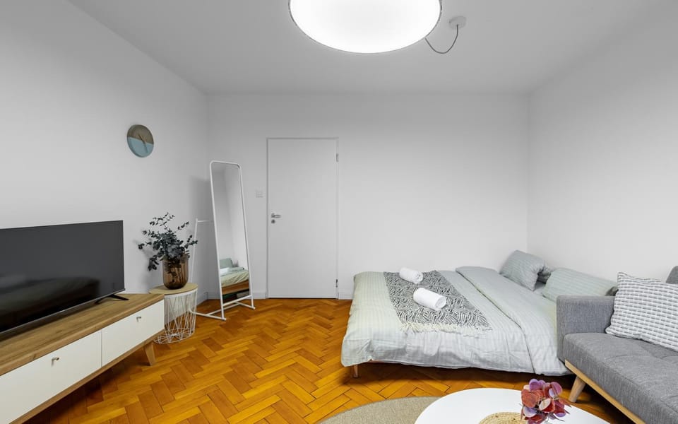 Bed, Living room, Photo of the whole room