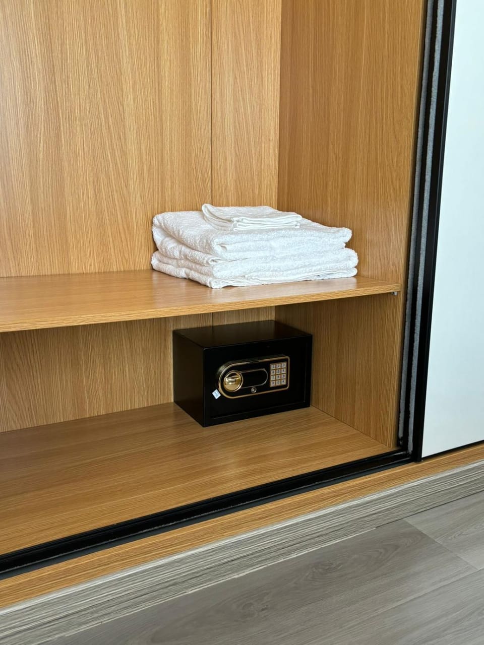 safe, towels, wardrobe