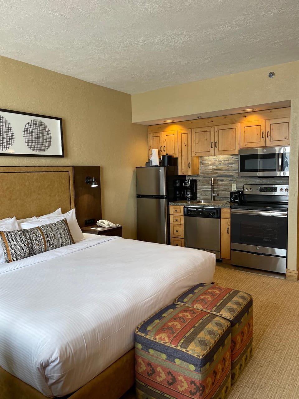 The Grand Summit Hotel in the Canyons Village - Walk to Ski Lift - Pool, Gym, Spa, More! House in Wasatch County