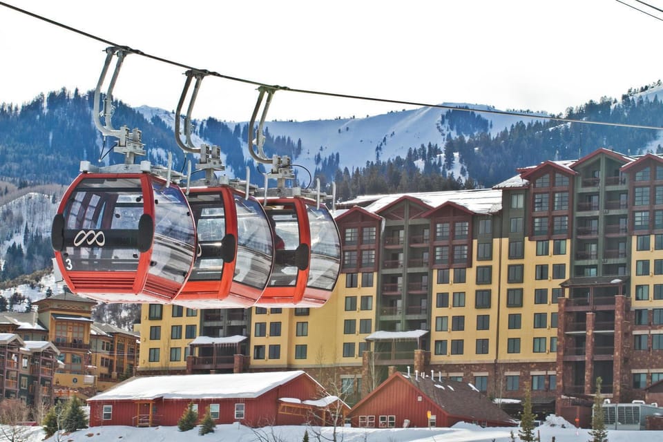 The Grand Summit Hotel in the Canyons Village - Walk to Ski Lift - Pool, Gym, Spa, More! House in Wasatch County
