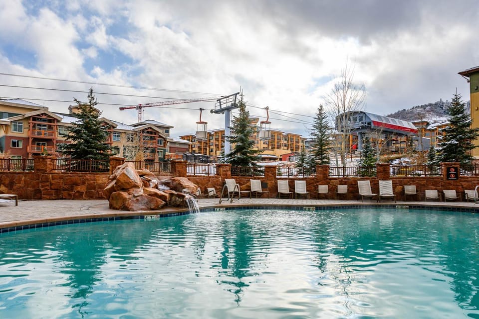 Grand Summit Hotel, Ski In Out, Pool, Hot Tub, Gym, Perfect Location! House in Wasatch County