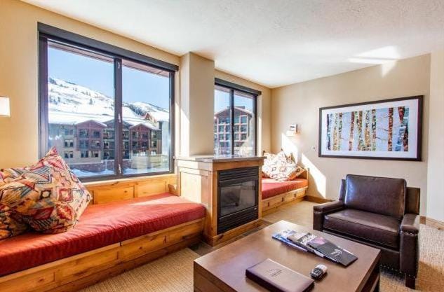 Grand Summit Hotel, Ski In Out, Pool, Hot Tub, Gym, Perfect Location! House in Wasatch County