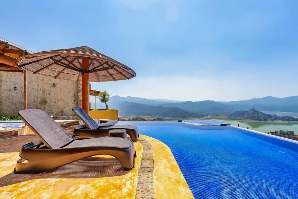 Patio, Nearby landmark, Day, Natural landscape, Mountain view, Pool view, Swimming pool, sunbed