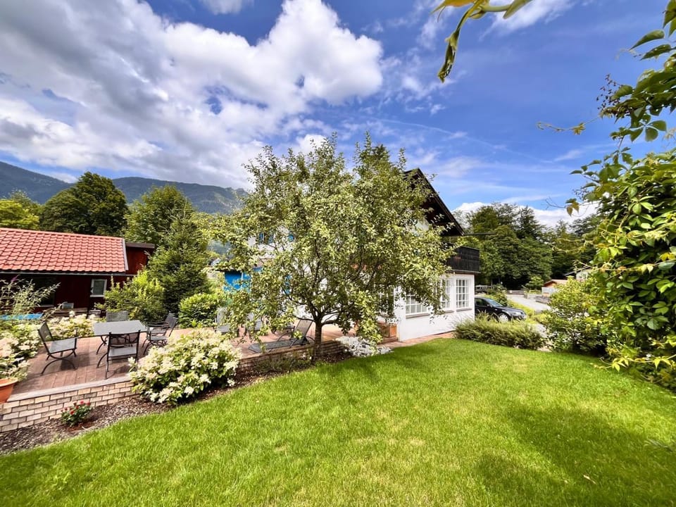 Property building, Spring, Natural landscape, Garden, Garden, Garden view, Mountain view