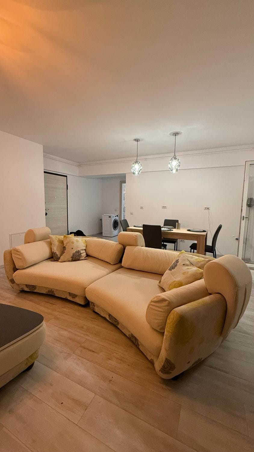SkyView Craiova Elegant Apartment with Parking Apartment in Craiova