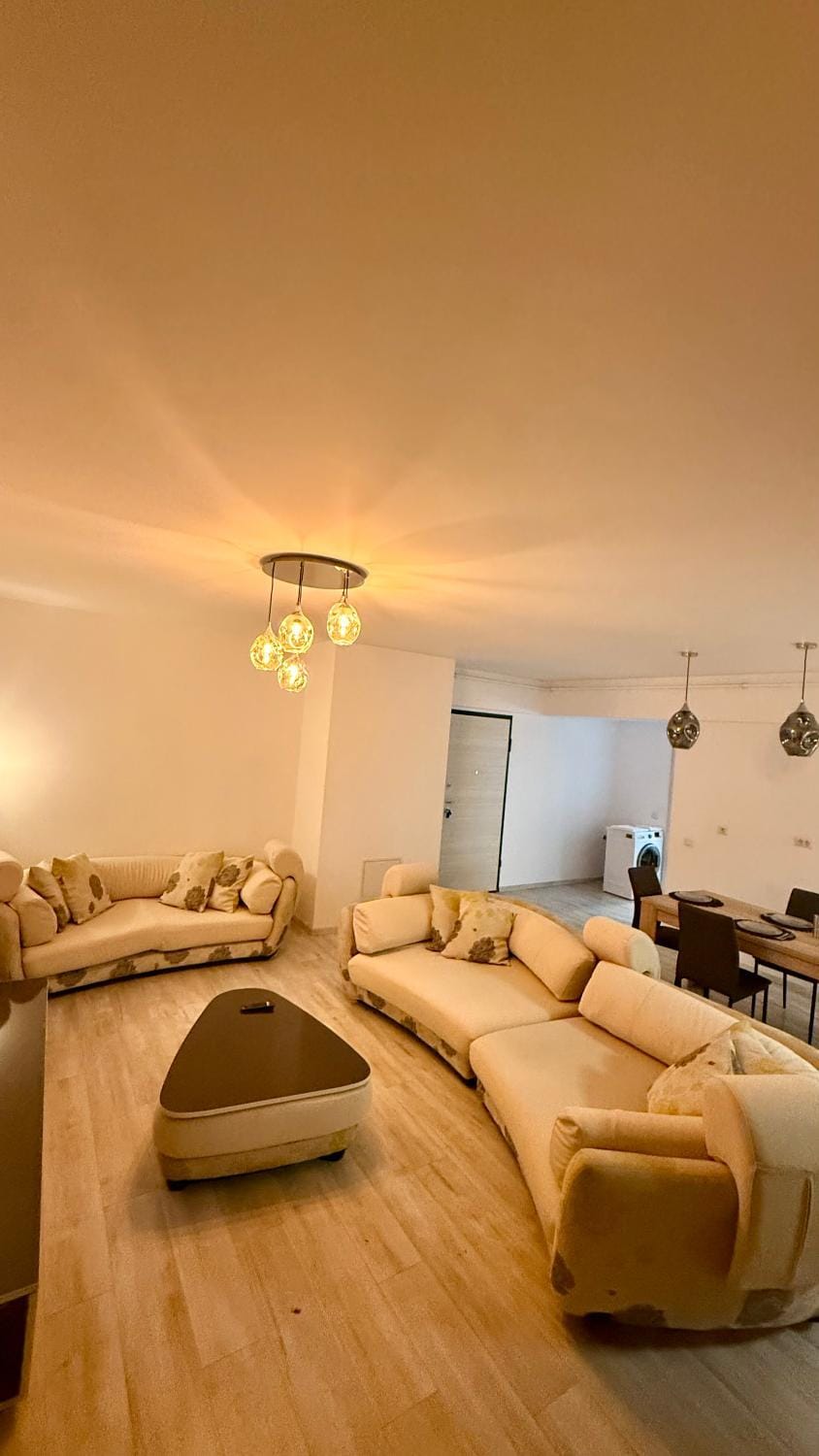 SkyView Craiova Elegant Apartment with Parking Apartment in Craiova