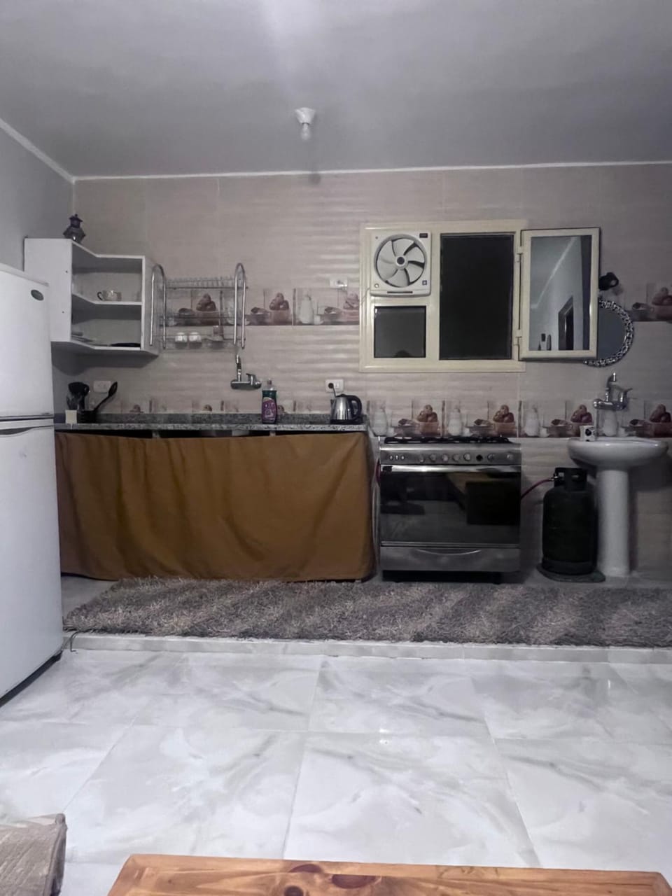 Kitchen or kitchenette, oven, stove