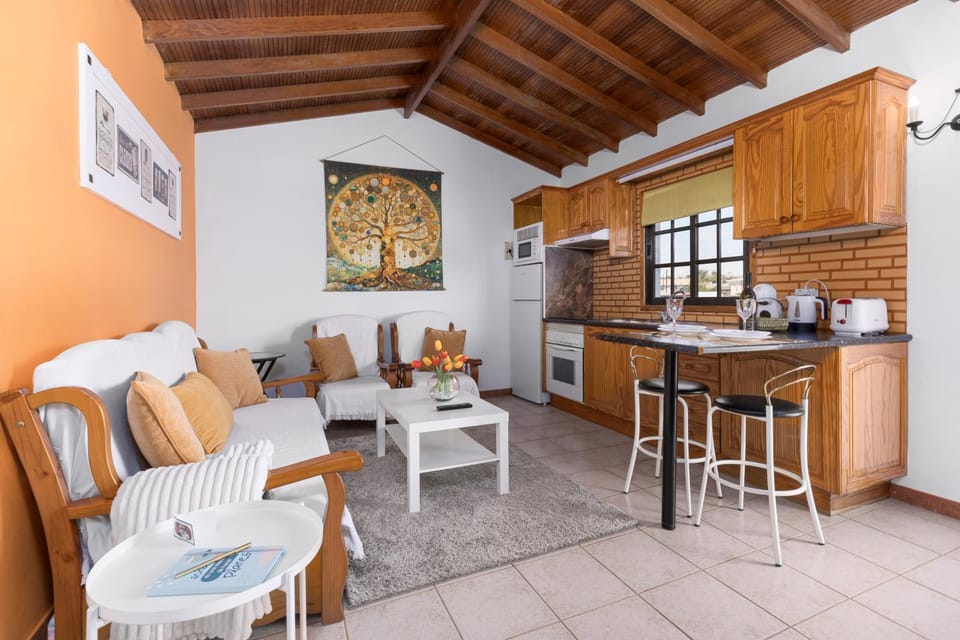 Home2Book Las Tinajas A, Peaceful Retreat House in Maxorata