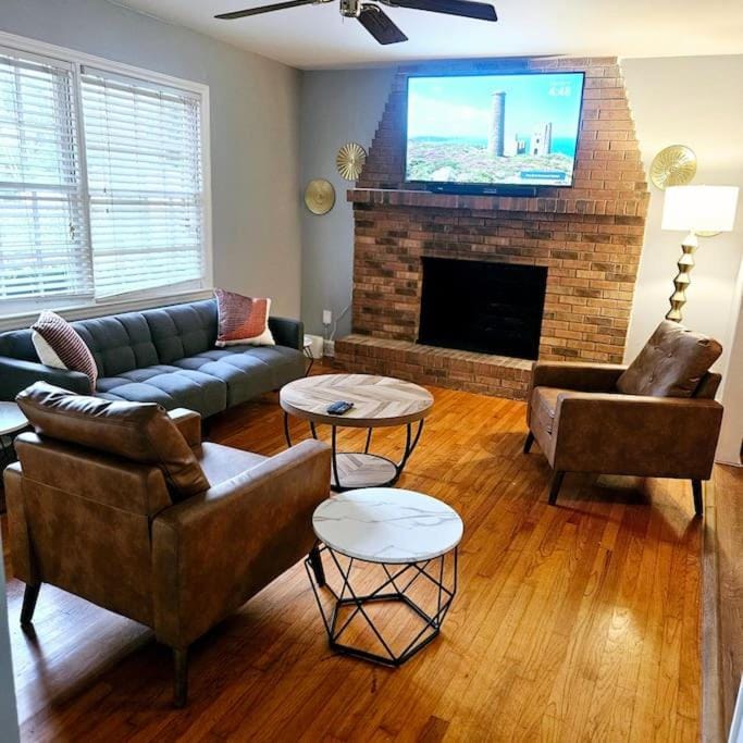 TV and multimedia, Seating area