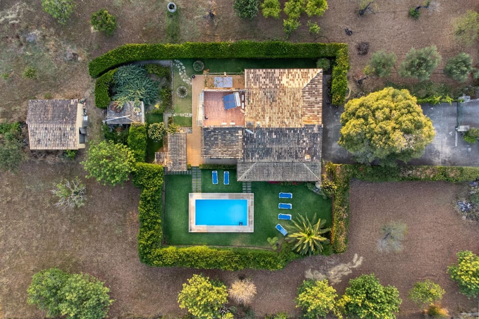 Property building, Day, Natural landscape, Bird's eye view, Summer, Garden, Garden, Garden view, Pool view, Swimming pool, Swimming pool, sunbed