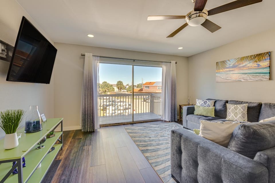 Walk to Okaloosa Island Beach: Coastal Condo! House in Okaloosa Island