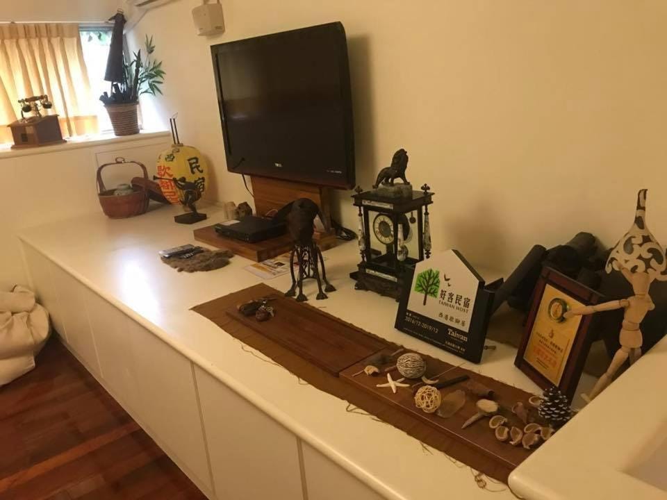 Communal lounge/ TV room