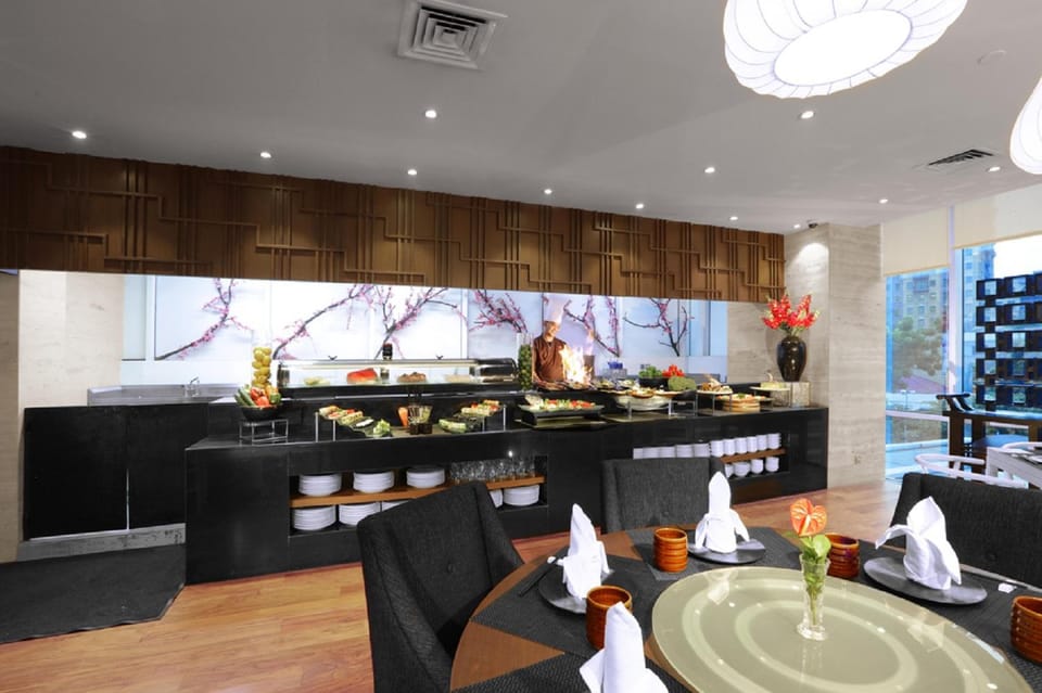 Restaurant/places to eat, Buffet breakfast