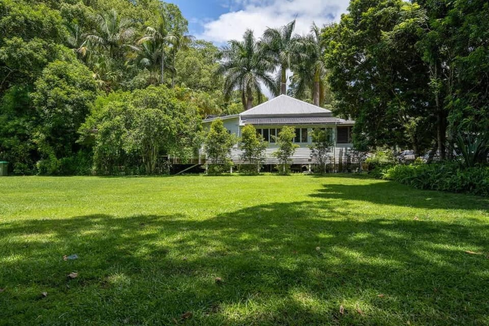 Beautiful Unique Cottage -Pet-Friendly-walk to town House in New South Wales