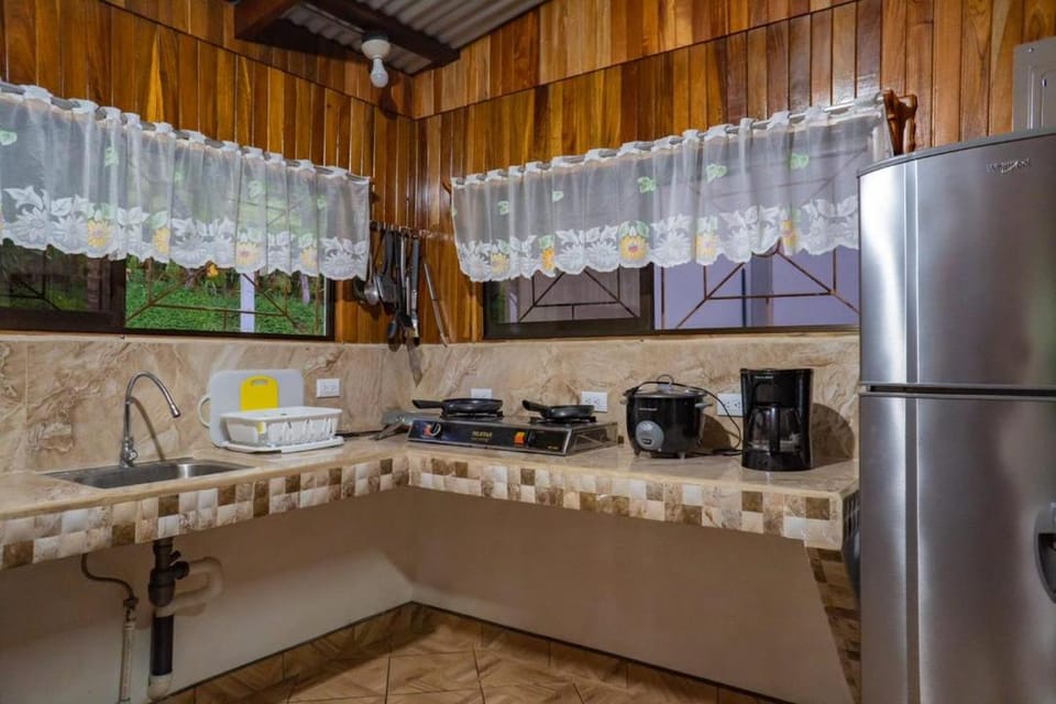 Coffee/tea facilities, Kitchen or kitchenette, oven, toaster