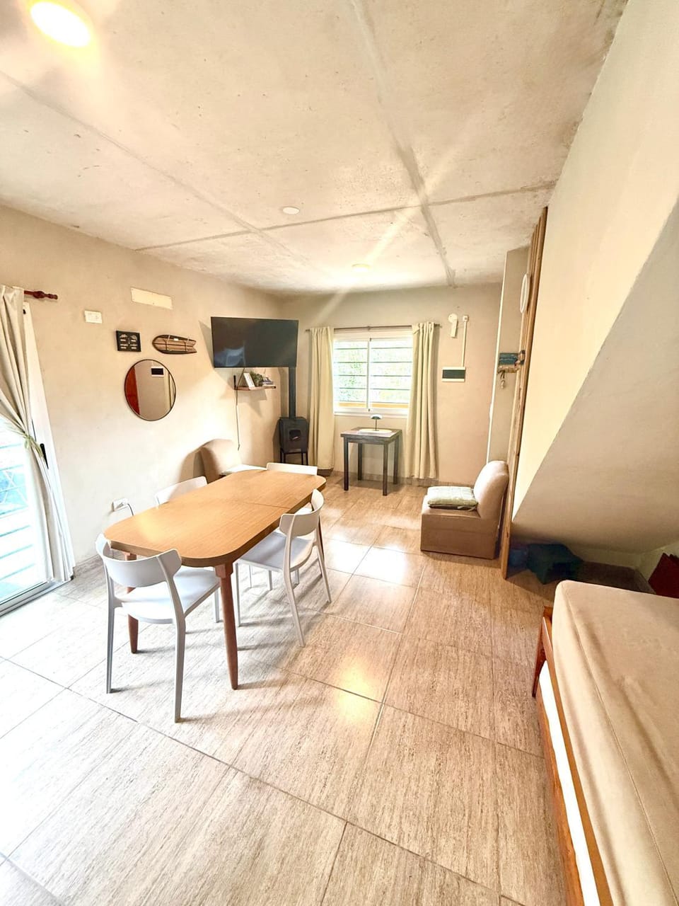 TV and multimedia, Living room, Dining area