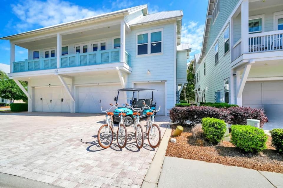 30 Bae by Stay on 30a - Pool, Bikes, Golf Cart House in South Walton County