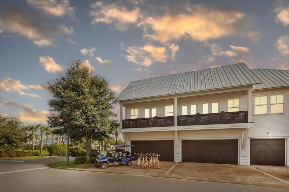 30A Seaside Escape by Stay on 30a - Pool, Bikes, Golf Cart House in South Walton County