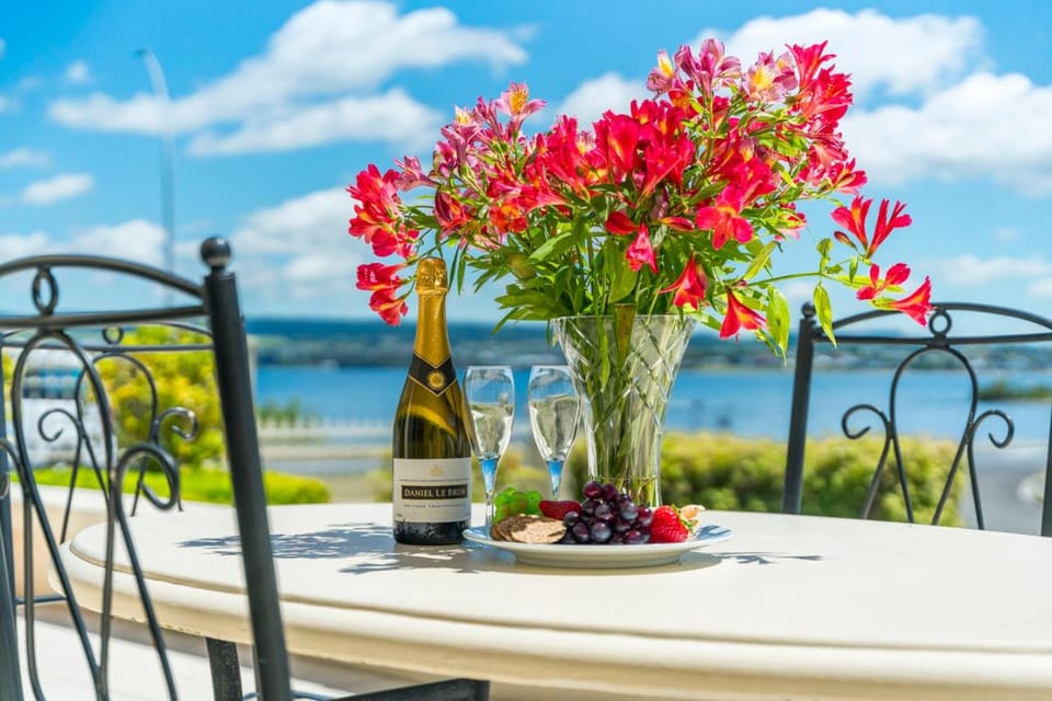 Patio, Spring, Day, Natural landscape, Garden, View (from property/room), Balcony/Terrace, Dining area, Garden view, Lake view