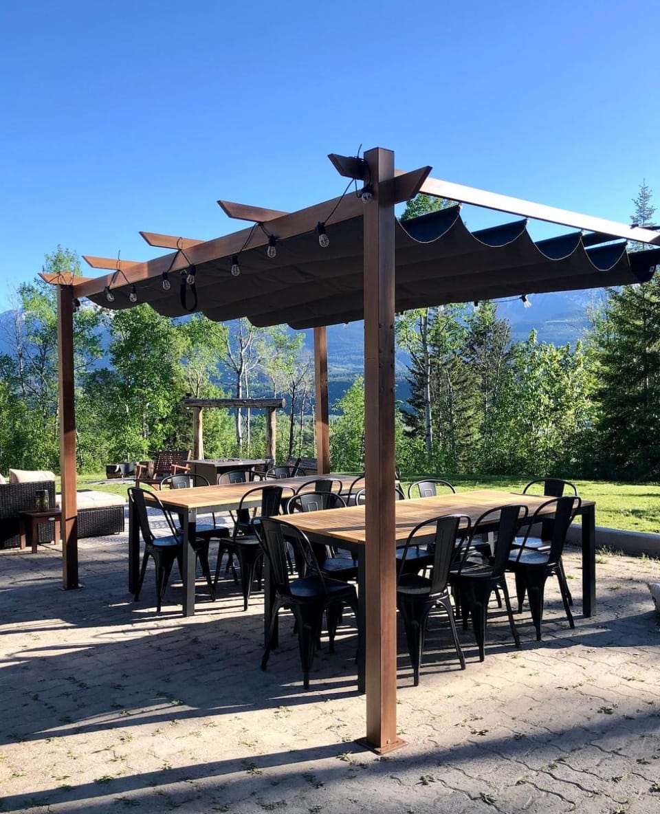 Dining area, Mountain view