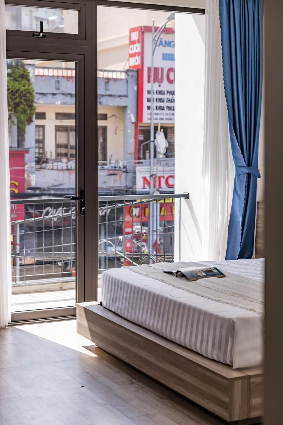 Bed, View (from property/room), Balcony/Terrace, Photo of the whole room, Bedroom