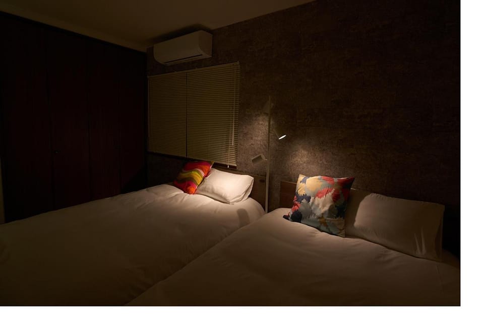 Bed, Photo of the whole room, Bedroom, air conditioner