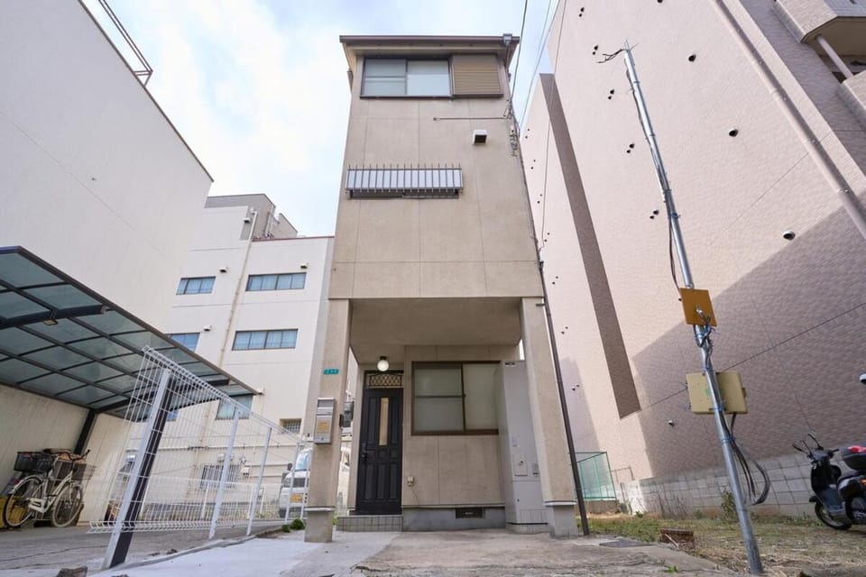 Property building, Day