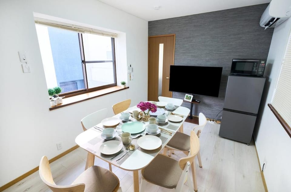 TV and multimedia, Living room, Dining area