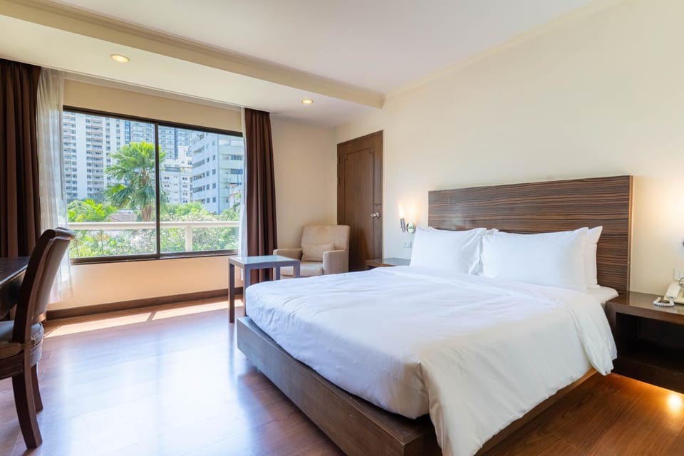 Journeyhub Sukhumvit 26, Bangkok Hotel in Bangkok