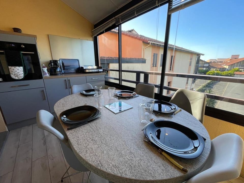 Duplex T2 avec Piscine à Capbreton proche Plage - FR-1-413-250 Apartment in Hossegor
