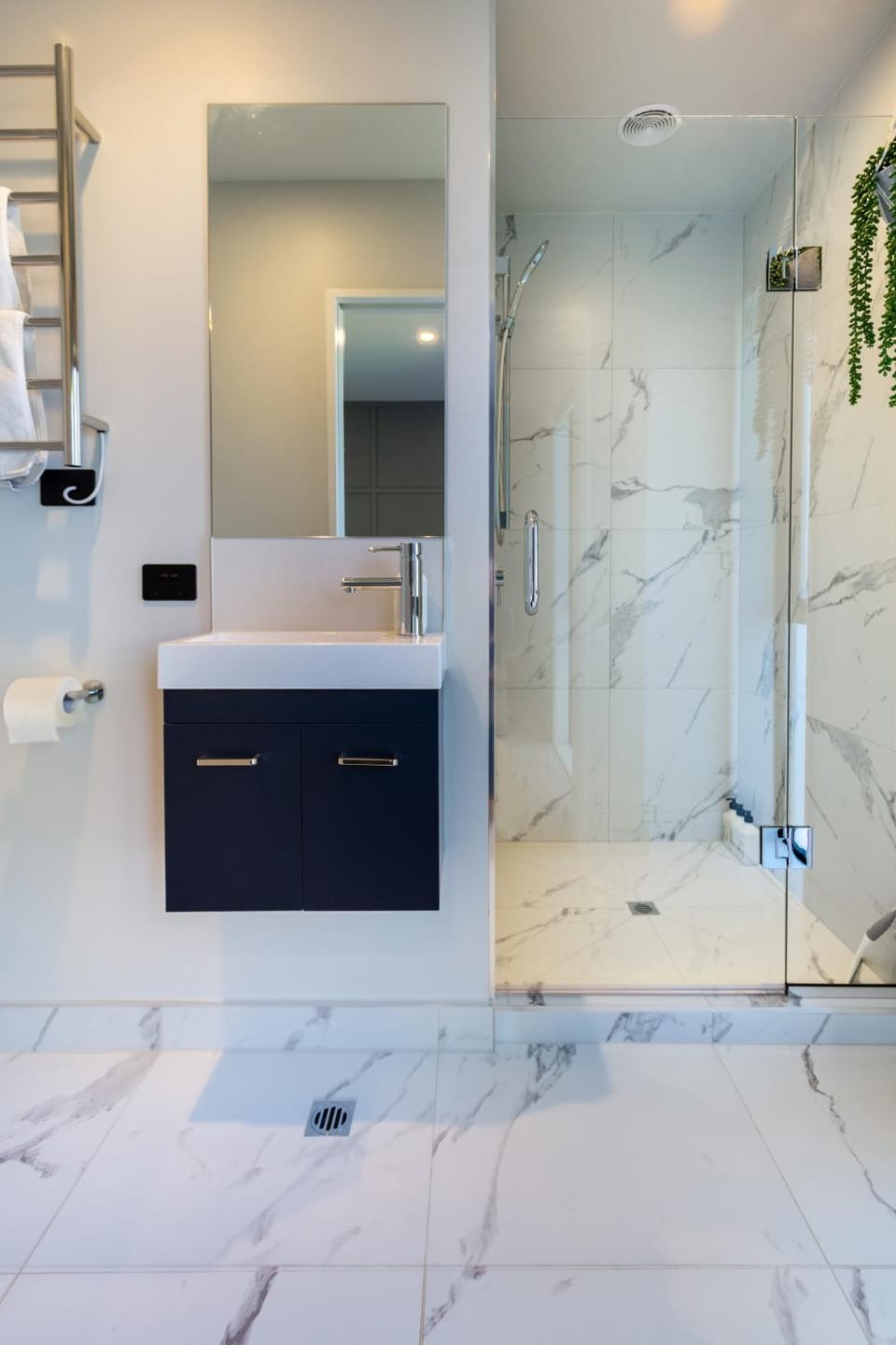 Shower, Bathroom, towels